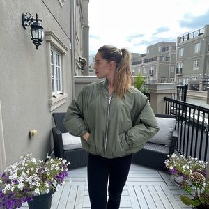 Green puffer coat / bomber jacket